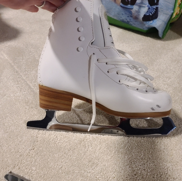GAM Gold Label 0528 Size 7A with Jackson Supreme 10" Figure Skates - Picture 3 of 7